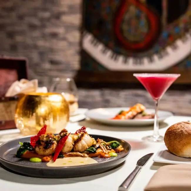 David's Restaurant & Lounge